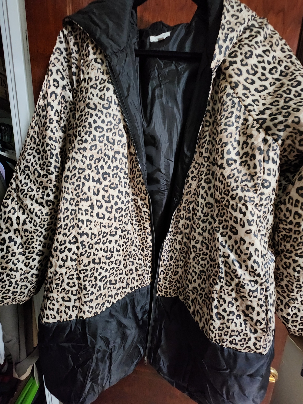 ODDY Leopard Print Puffer Jacket in Beige and Black